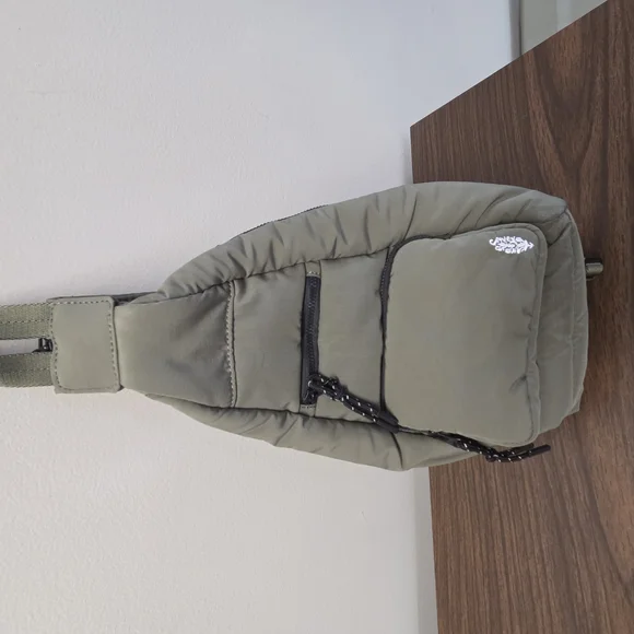 Unisex Olive Sling Bag - Picture 1 of 2